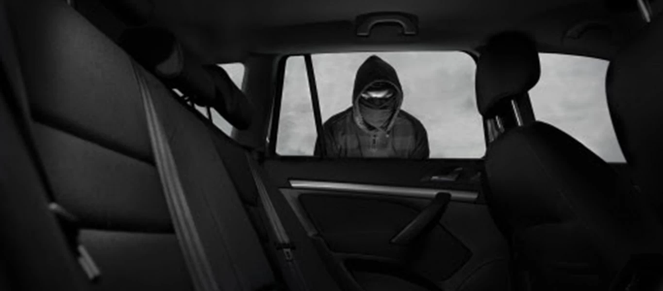 10 δευτερόλεπτα ήταν αρκετά: Δείτε πως κατάφεραν και έκλεψαν αυτοκίνητο (βίντεο)